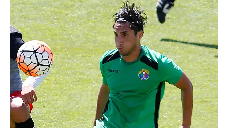 Hans Martínez fue víctima de encerrona (Foto: Photosport)