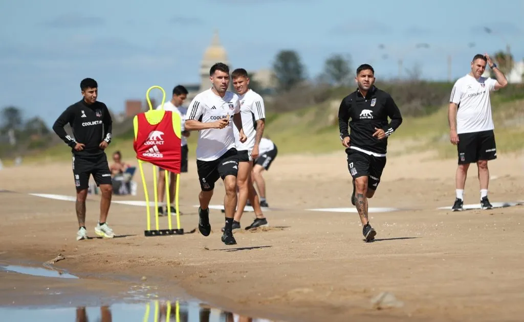 Colo Colo tuvo su primera práctica en Uruguay que estuvo enfocada en ejercicios de fuerza y resistencia  (Foto: Photosport)