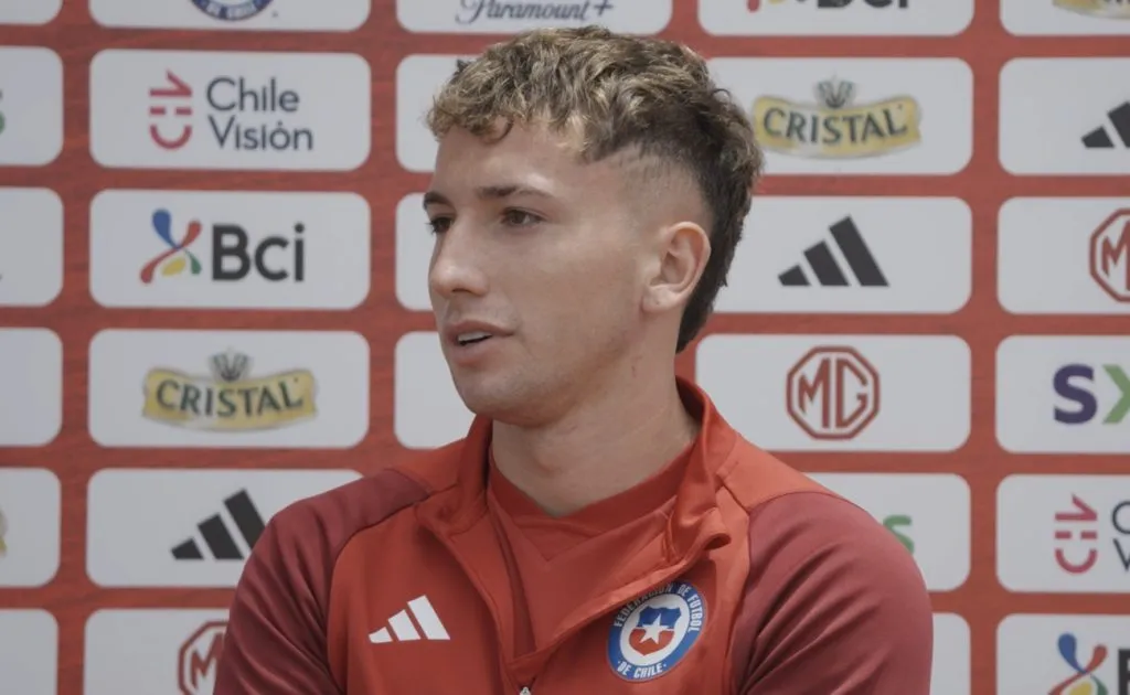 Luciano Arriagada muestra su felicidad por el triunfo de la Selección Chilena Sub-23 ante Bolivia (Foto: La Roja)