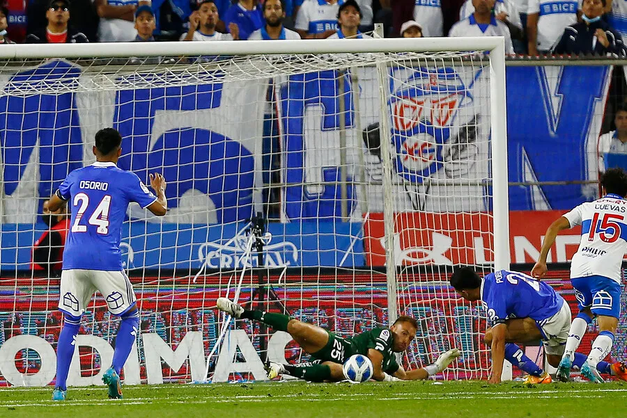 Pérez piensa en grande con la UC | Foto: Photosport