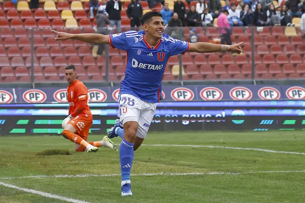 Johnny Herrera cree que Israel Poblete es más jugador que César Pérez (Foto: Photosport)