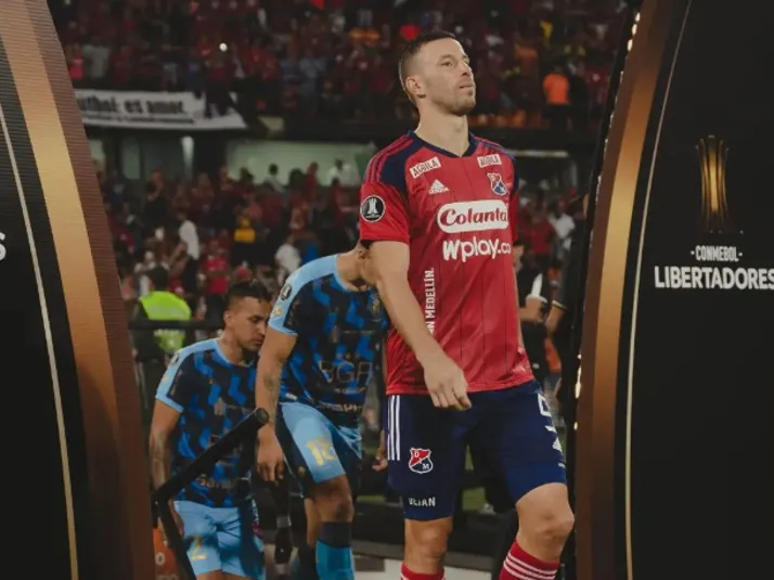 Histórico de la U aprueba llegada de Luciano Pons