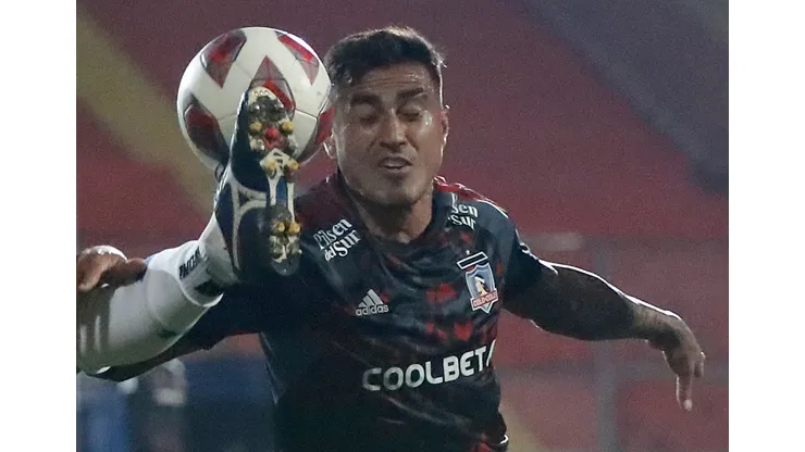 El delantero paraguayo solo jugó 13 partidos en su primera temporada en Colo Colo. (Foto: Photosport)