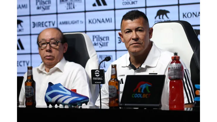 El nuevo entrenador de Colo Colo descartó trabajar junto con el astrólogo