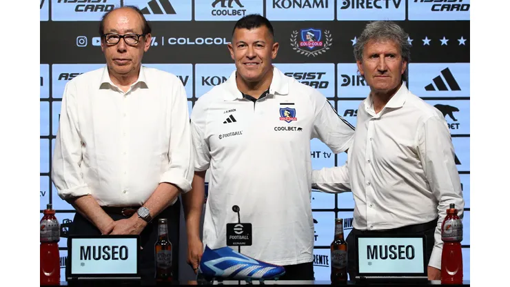 Jorge Almirón fue presentado como nuevo entrenador de Colo Colo. (Foto: Javier Salvo/Photosport)