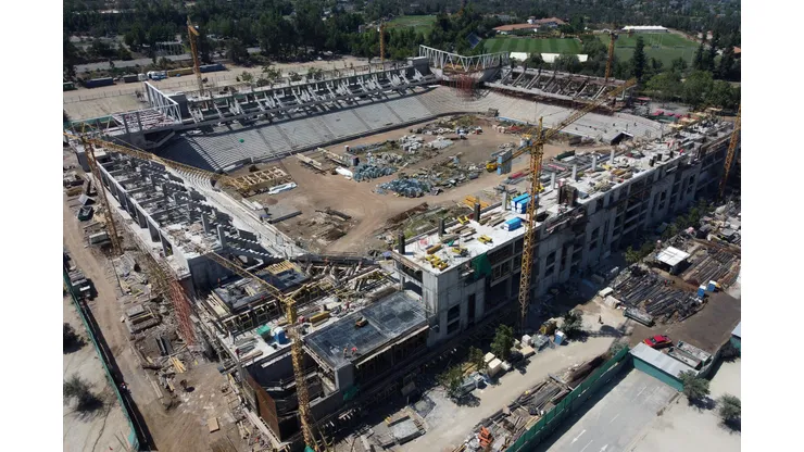 Universidad Católica tendrá cancha de pasto sintético en el nuevo San Carlos de Apoquindo (Foto: Photosport)