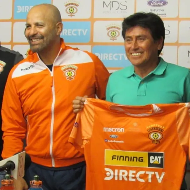 Juan Covarrubias -der- un goleador de raza que tuvo Cobreloa (Facebook)