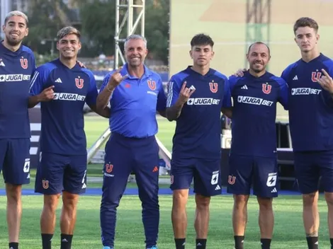 Jugadores de la U felices con Gustavo Álvarez