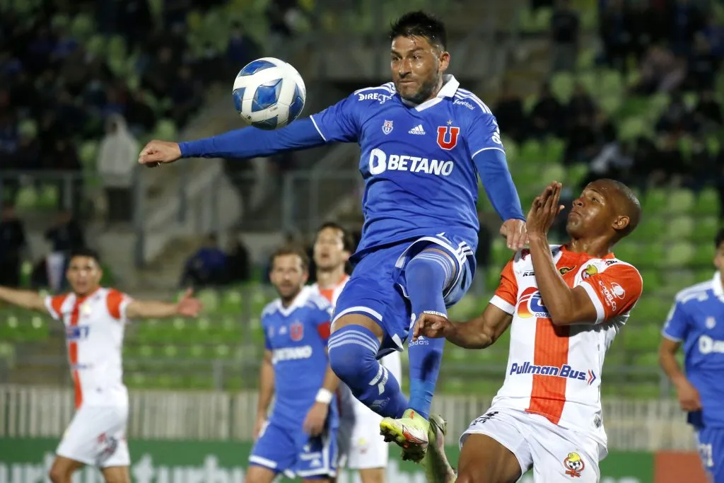 Álvaro Brun fue uno de los refuerzos que llegaron a la U de Santiago Escobar (Photosport)