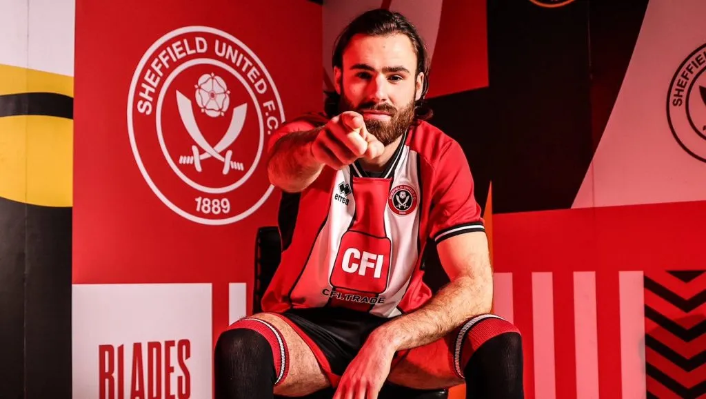 El delantero nacional dejó Villarreal para volver a jugar en la Premier League