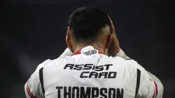 Peligra el viaje a Rusia del futbolista Jordhy Thompson. (Foto: Jonnathan Oyarzún/Photosport)