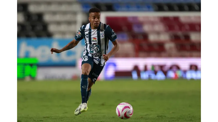 El lateral ecuatoriano jugará la Copa Libertadores 2024