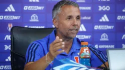 Gustavo Álvarez habló en su primera conferencia con la U