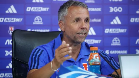 Gustavo Álvarez habló en su primera conferencia con la U