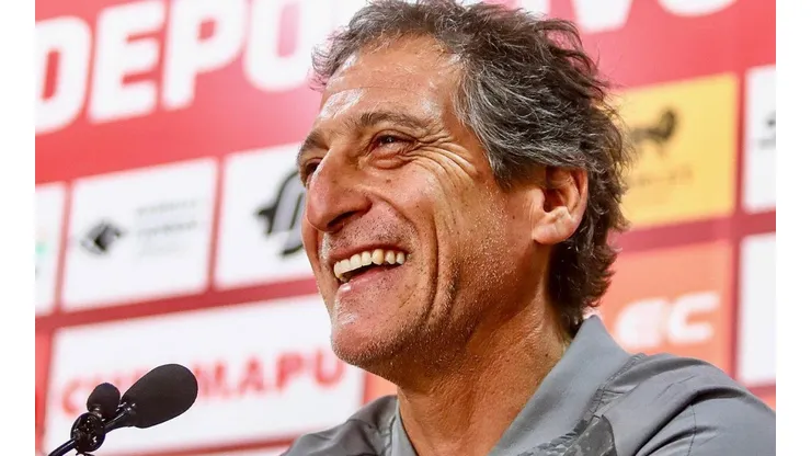 Mario Salas ya tiene dos refuerzos en Ñublense (Foto: Ñublense SADP)