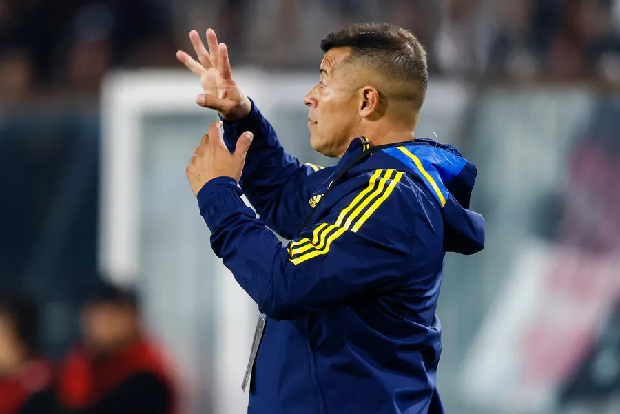 Coke Hevia plantea escenarios con Jorge Almirón en Colo Colo. | Foto: Photosport