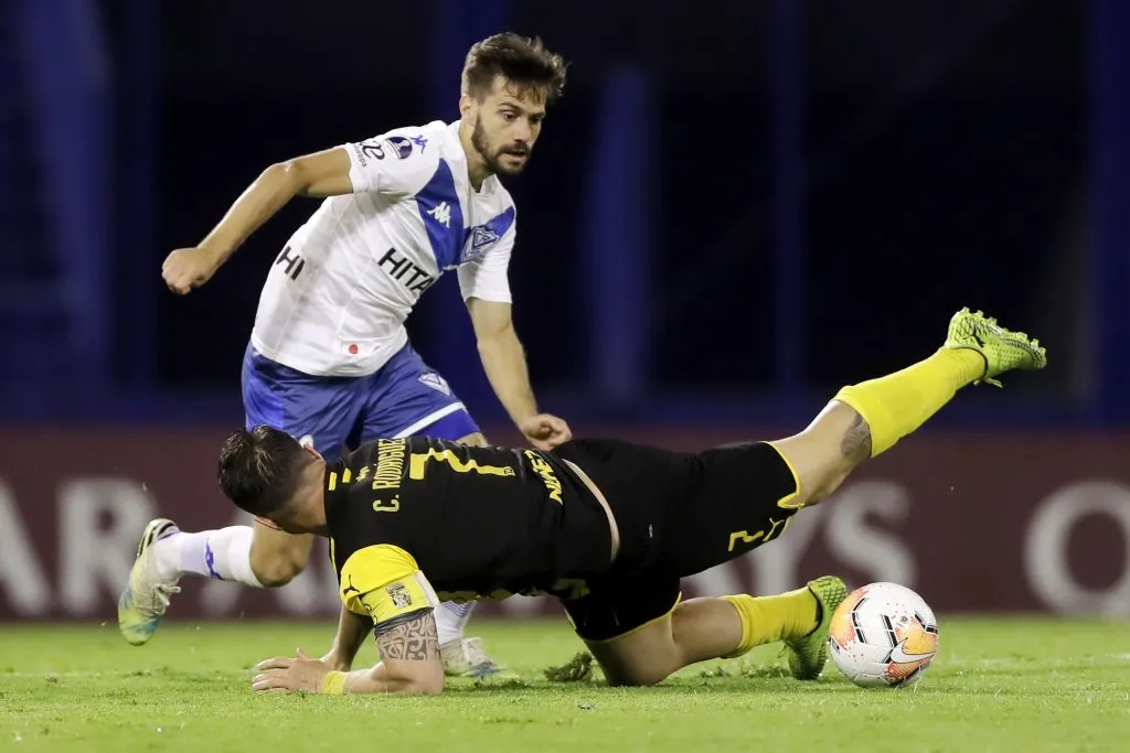 Agustín Bouzat regresa a Vélez Sarsfield tras tres semestres en Colo Colo, donde pudo coronarse campeón del Campeonato Nacional 2022. (Photo de Juan I. Roncoroni-Pool/Getty Images)