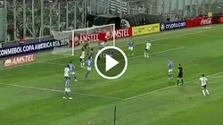 Peluca tuvo la más clara de los albos en el primer tiempo