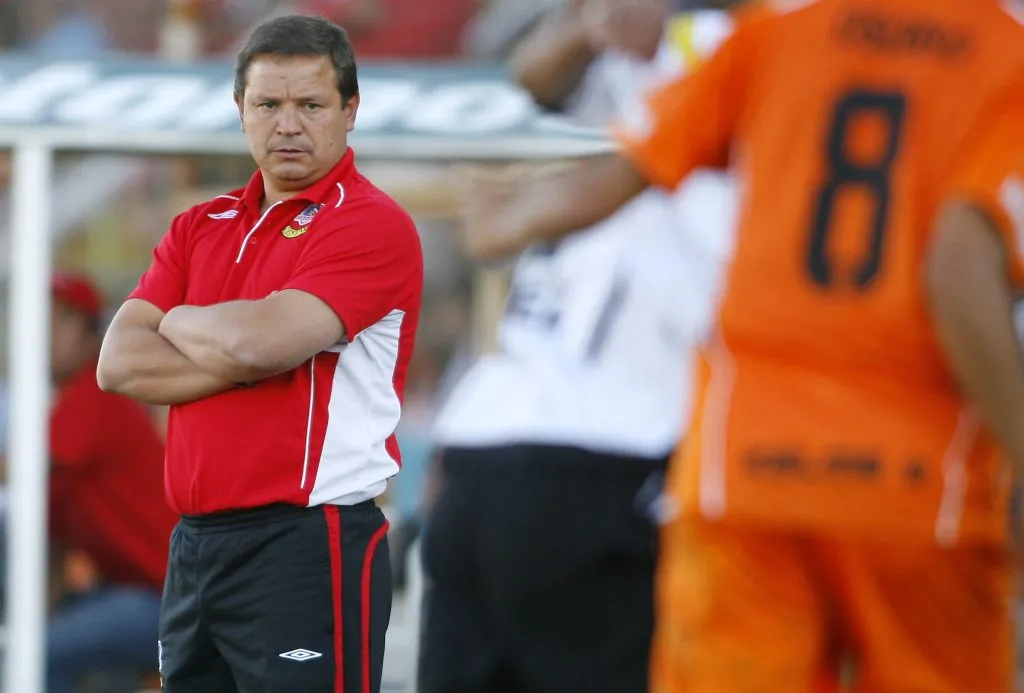 Cristián Saavedra se refiere al proceso de adaptación de los jugadores que vienen del fútbol exterior. (Foto: Photosport)