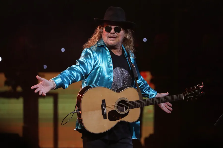 Una canción no se pudo cantar y que estaba en el programa (Aton)