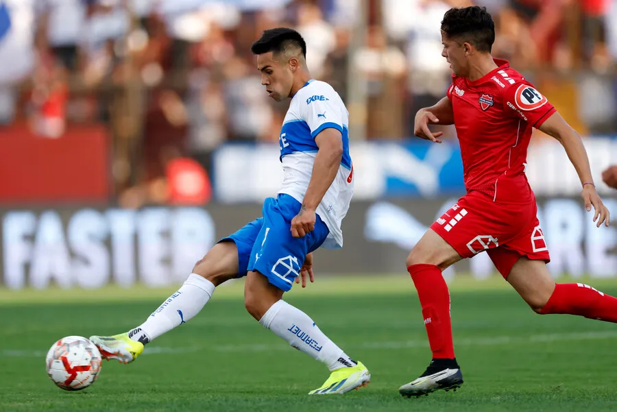 Católica cayó en el debut ante Ñublense. | Foto: Photosport
