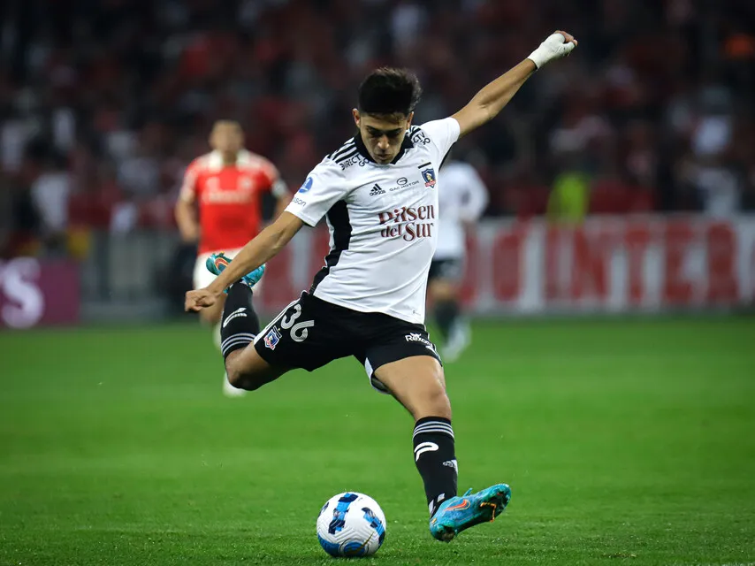 Pablo Solari jugando por Colo Colo. | Foto: Photosport