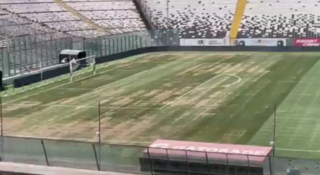 Así estaba la cancha del Estadio Monumental a finales de enero. (Foto: Bolavip)