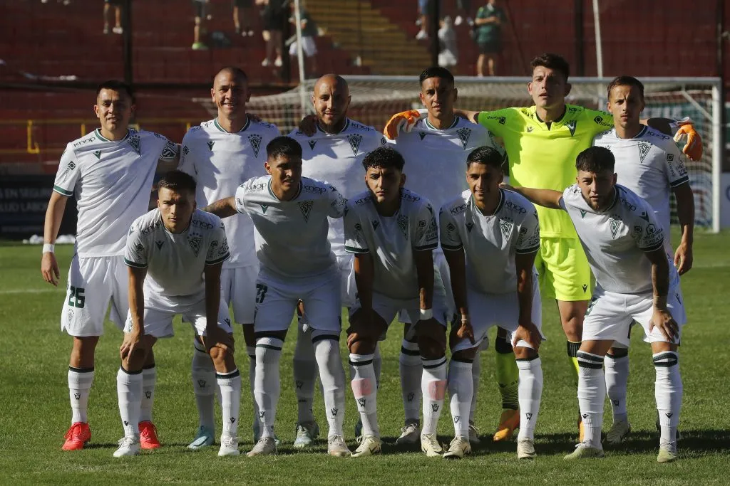 Santiago Wanderers empezó con el pie izquierdo su estreno en Primera B (Photosport)