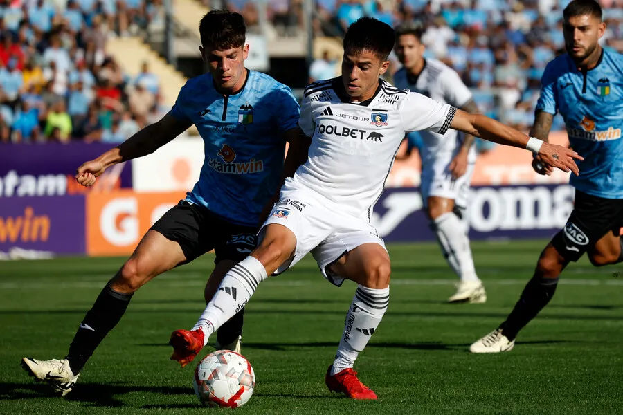 Contreras hizo buen partido ante Colo Colo. | Foto: Photosport