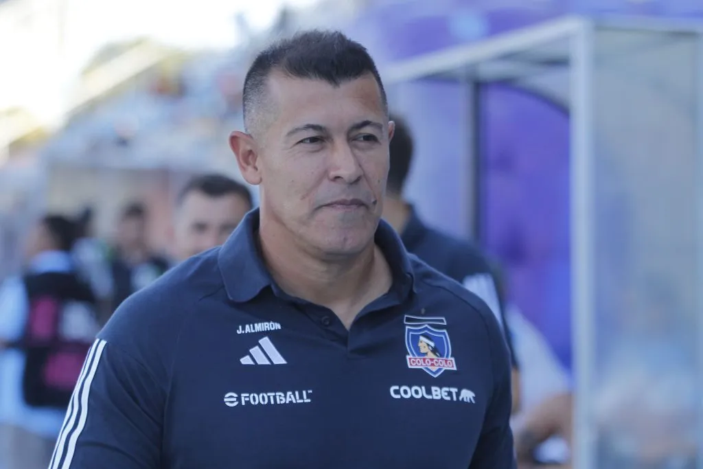 Jorge Almirón tomó la decisión de jugar con equipo alternativo en Colo Colo ante O’Higgins. (Foto: Photosport)