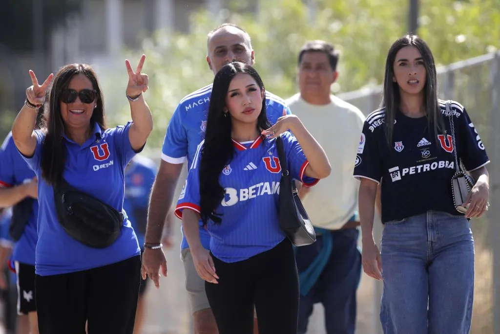 Los fanáticos azules llegaron en familia a ver el duelo de la U | FOTO: Jonnathan Oyarzun/Photosport