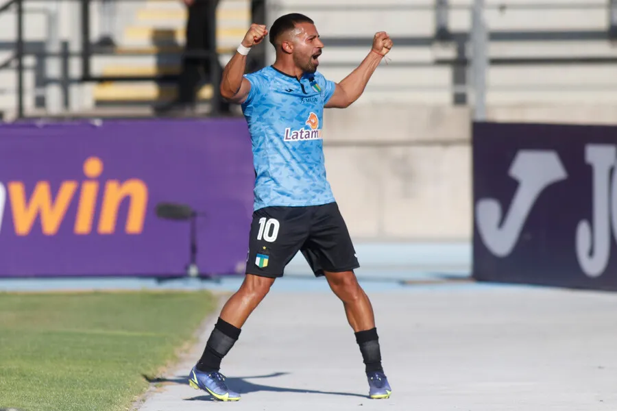 Rabello celebrando el único gol en el triunfo celeste ante Colo Colo. | Foto: Photosport
