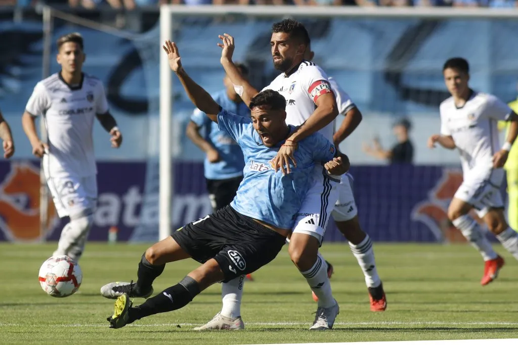Emiliano Amor como capitán de Colo Colo ante O’Higgins en Rancagua. (Foto: Jorge Loyola/Photosport)