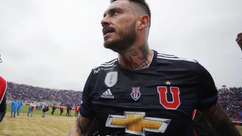 Mauricio Pinilla fue recibido de gran forma por los hinchas de la U. (Foto: Photosport)