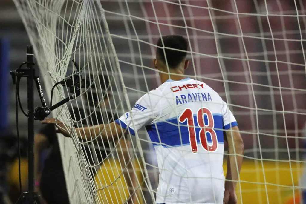Universidad Católica está enredada en el fútbol chileno (Photosport)