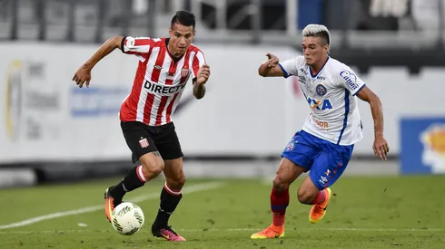 Auzqui se inició en Estudiantes y luego pasó por clubes como San Lorenzo, River Plate, Lanús, Huracán y Ferencváros de Hungría