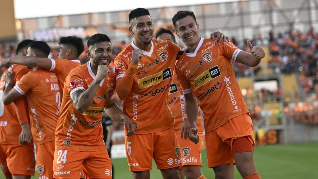 Luis García, Rolo González y Cristián Insaurralde serán titulares en Cobreloa (Photosport)