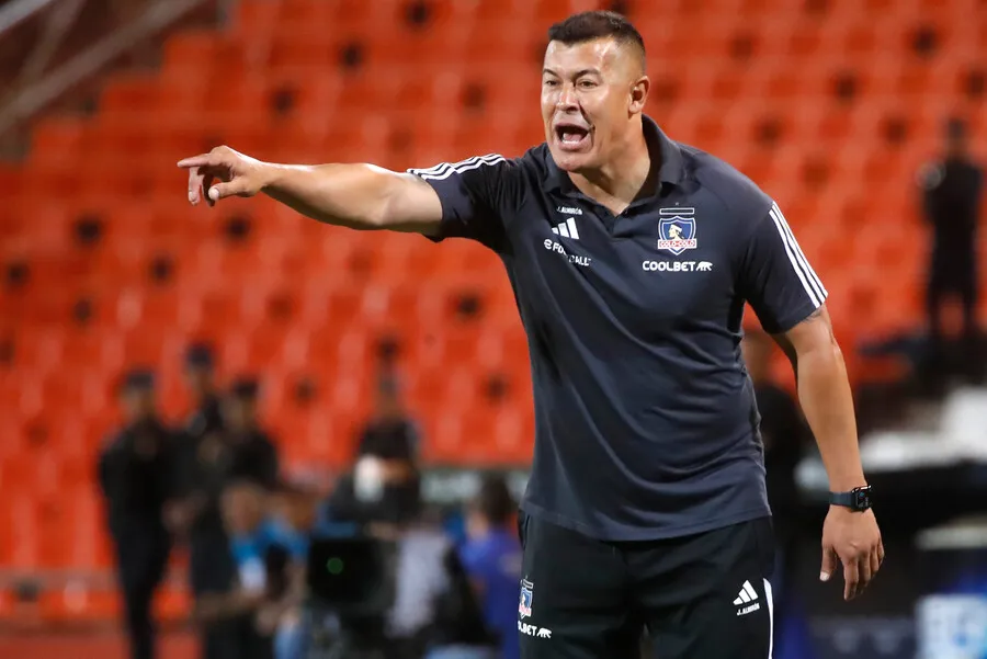 Jorge Almirón no sabe de derrotas con Colo Colo. | Foto: Photosport