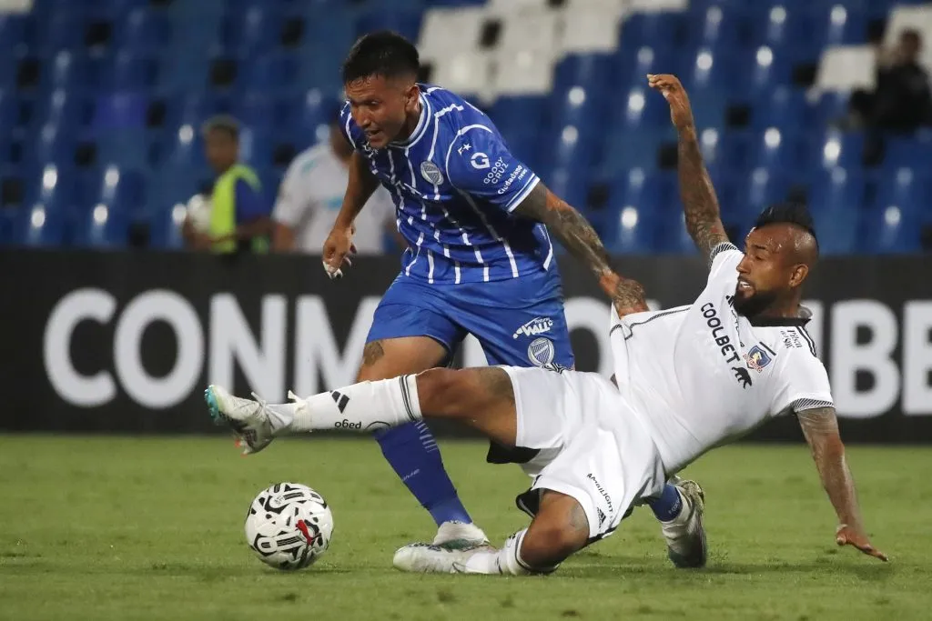 Arturo Vidal puso pierna fuerte en Colo Colo (Photosport)