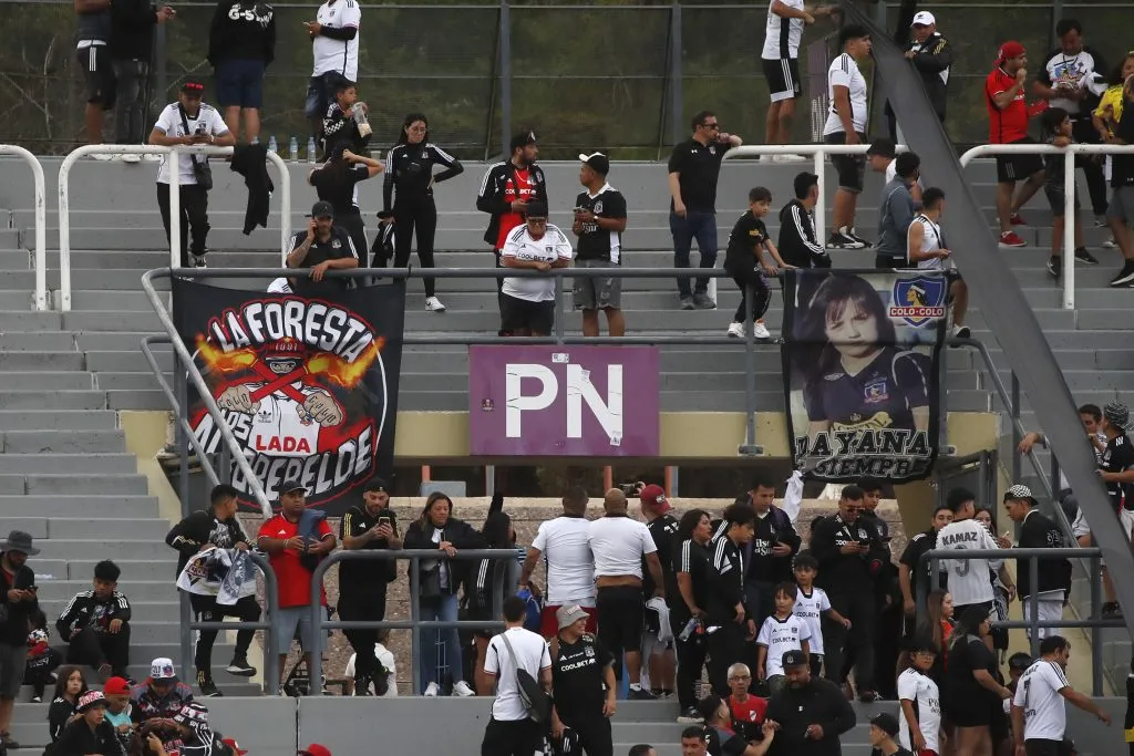 Los fanáticos albos comienzan a llegar al recinto deportivo que albergará el duelo por la Copa Libertadores | FOTO: Jonnathan Oyarzun/Photosport