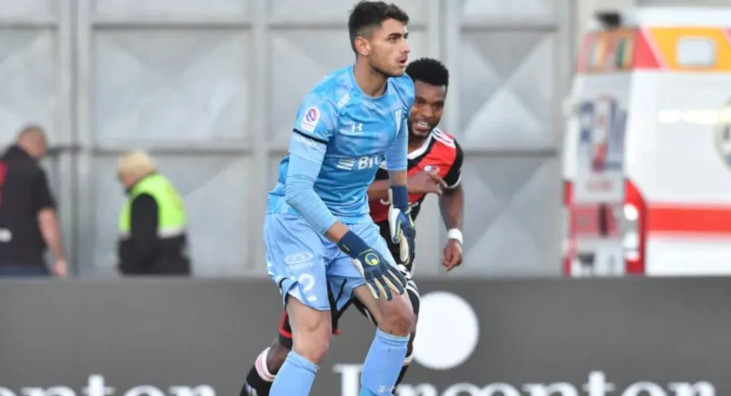 Gillier disputando un amistoso ante River Plate | FOTO: Universidad Católica