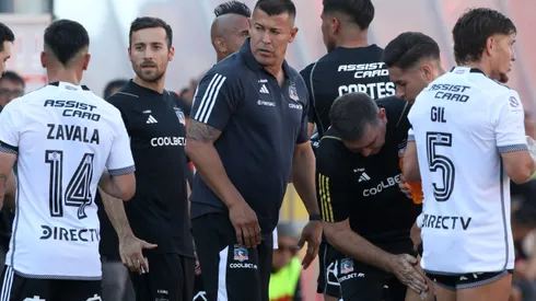 Jorge Almirón tiene todo listo para la visita de Colo Colo a Godoy Cruz. (Foto: Javier Salvo/Photosport)