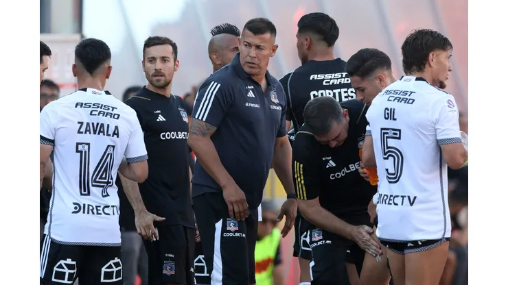 Jorge Almirón tiene todo listo para la visita de Colo Colo a Godoy Cruz. (Foto: Javier Salvo/Photosport)