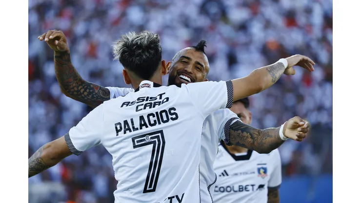 Desde Argentina destacan a Arturo Vidal y Carlos Palacios en Colo Colo. (Foto: Marcelo Hernández/Photosport)