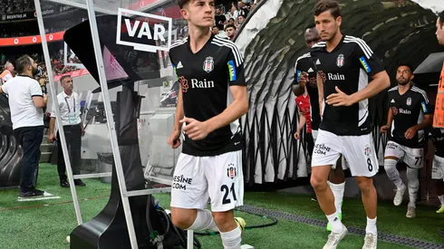 Emirhan Delibas fue despedido por ser visto en Tinder