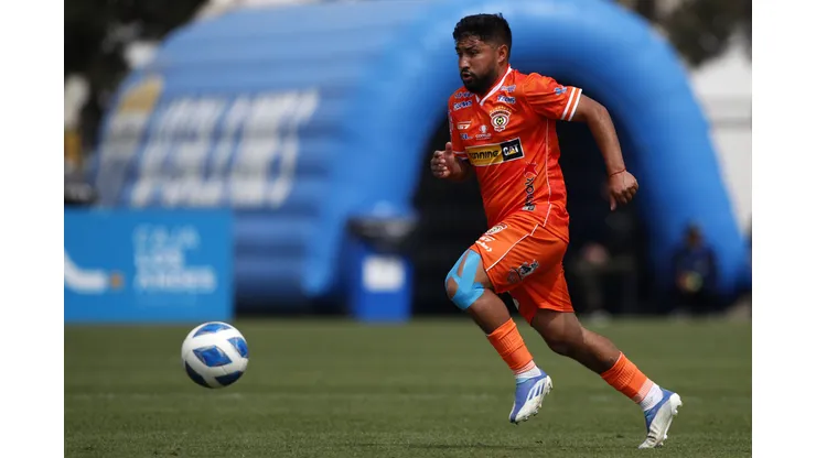 Futbol, Magallanes vs Cobreloa. Cuartos de final, Copa Chile 2022. El jugador de Cobreloa Nicolas Maturana es fotografiado durante el partido de ida de los cuartos de final de la Copa Chile contra Magallanes disputado en el estadio Municpal de Sanbernardo en Santiago, Chile. 23/09/2022 Andres Pina/Photosport Football, Magallanes vs Cobreloa. 2022 Copa Chile Championship Round of eight. Cobreloa's player Nicolas Maturana is pictured during the first leg match of the Copa Chile Championship against Magallanes held at the Municipal de San Bernardo stadium in Santiago, Chile. 23/09/2022 Andres Pina/Photosport