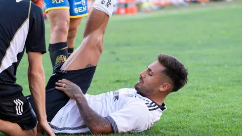 El delantero Marcos Bolados fue reemplazado por una molestia física en el partido entre Colo Colo y Unión Española. (Foto: Guillermo Salazar)