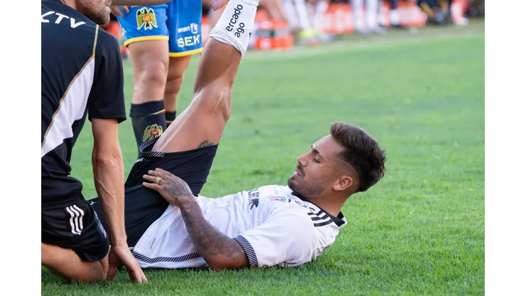 El delantero Marcos Bolados fue reemplazado por una molestia física en el partido entre Colo Colo y Unión Española. (Foto: Guillermo Salazar)