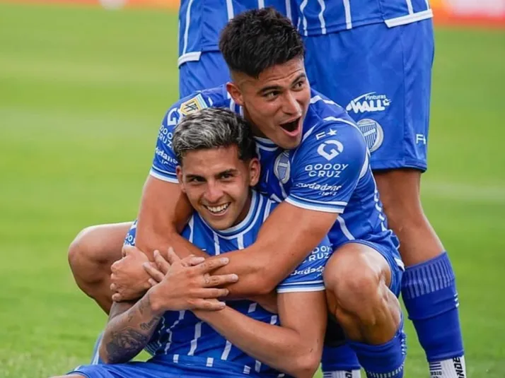 ¡Godoy Cruz mete miedo! Colo Colo recibe pésima noticia desde Argentina para el jueves