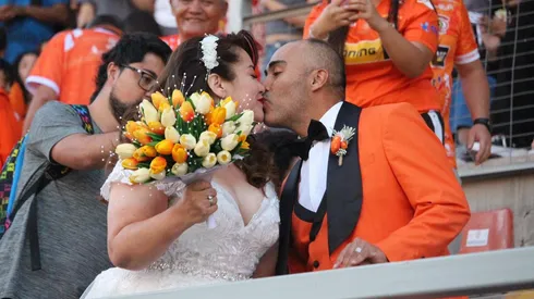 La tremenda historia protagonizada por una pareja de recién casadas en el estreno de Cobreloa en Primera División